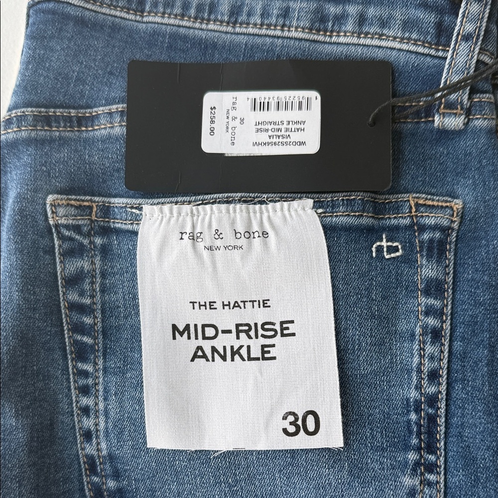 Rag & Bone The Hattie Mid-Rise Ankle Jeans in Blue